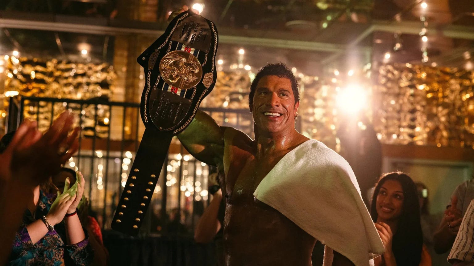 Estreia solo de Benny Safdie na direção revela um Dwayne Johnson inédito em “Coração de Lutador”